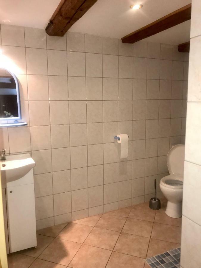 Pokoje Goscinne Pod Jabloniami Ujście-Darłowskie Exterior foto
